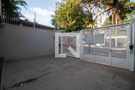 Casa à venda com 168m², 3 quartos e 2 vagas Casa à venda com 168m², 3 quartos e 2 vagasÁrea externa