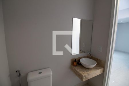 Casa à venda com 168m², 3 quartos e 2 vagas Casa à venda com 168m², 3 quartos e 2 vagasBanheiro 2