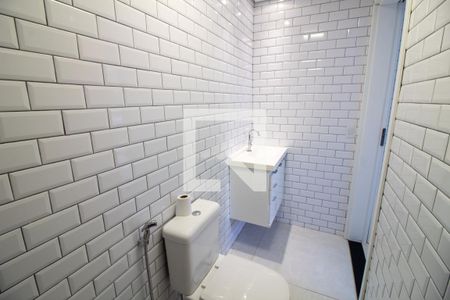 Casa à venda com 168m², 3 quartos e 2 vagas Casa à venda com 168m², 3 quartos e 2 vagasÁrea de serviço - Banheiro