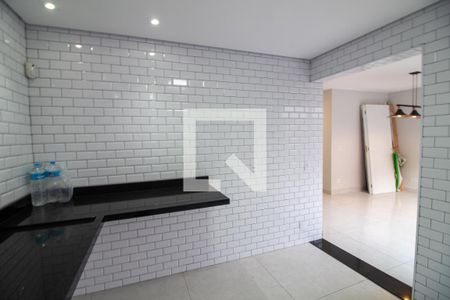 Casa à venda com 168m², 3 quartos e 2 vagas Casa à venda com 168m², 3 quartos e 2 vagasCozinha