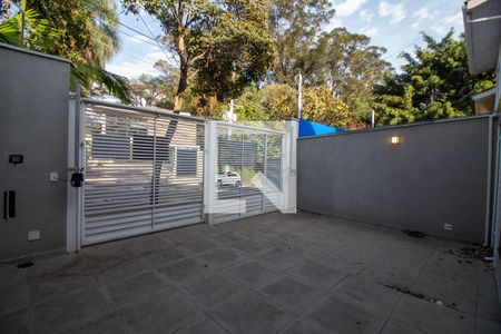 Casa à venda com 168m², 3 quartos e 2 vagas Casa à venda com 168m², 3 quartos e 2 vagasÁrea externa