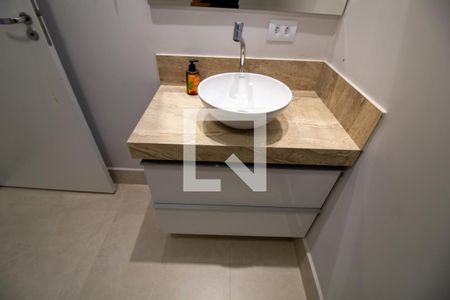 Casa à venda com 168m², 3 quartos e 2 vagas Casa à venda com 168m², 3 quartos e 2 vagasBanheiro Social