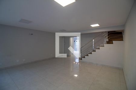Sala de casa à venda com 3 quartos, 168m² em Chácara Santo Antônio (zona Sul), São Paulo