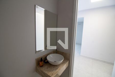 Casa à venda com 168m², 3 quartos e 2 vagas Casa à venda com 168m², 3 quartos e 2 vagasBanheiro 2