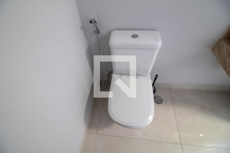 Casa à venda com 168m², 3 quartos e 2 vagas Casa à venda com 168m², 3 quartos e 2 vagasBanheiro 2