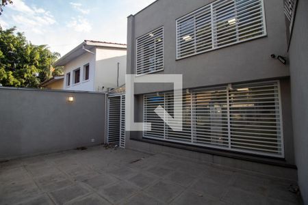 Casa à venda com 168m², 3 quartos e 2 vagas Casa à venda com 168m², 3 quartos e 2 vagasÁrea externa