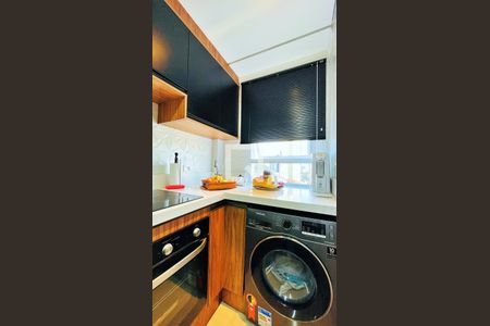 Apartamento à venda com 58m², 2 quartos e 1 vaga Apartamento à venda com 58m², 2 quartos e 1 vagaCozinha e Área de Serviço