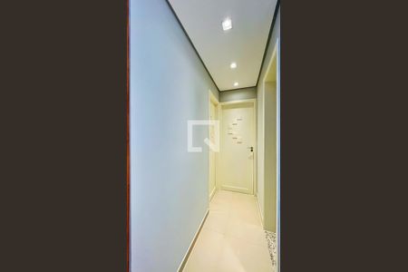 Corredor dos Dormitórios de apartamento para alugar com 2 quartos, 58m² em Vila Rosália, Guarulhos