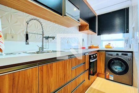 Apartamento à venda com 58m², 2 quartos e 1 vaga Apartamento à venda com 58m², 2 quartos e 1 vagaCozinha e Área de Serviço