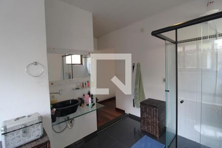 Casa à venda com 120m², 2 quartos e 2 vagasBanheiro da suíte 2