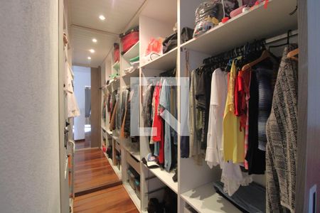 Casa à venda com 120m², 2 quartos e 2 vagasCloset suíte 2