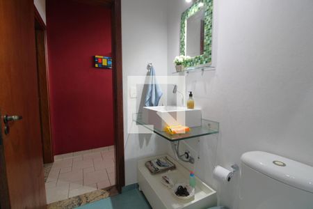 Casa à venda com 120m², 2 quartos e 2 vagasBanheiro comum