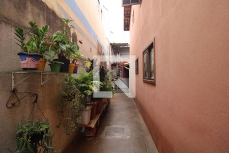 Casa à venda com 120m², 2 quartos e 2 vagasQuintal lateral