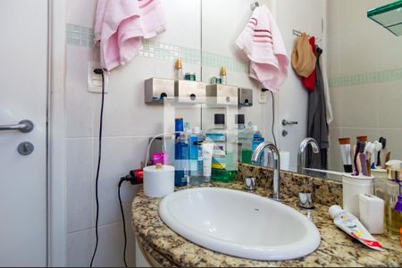 Apartamento à venda com 96m², 2 quartos e 2 vagasBanheiro da Suíte