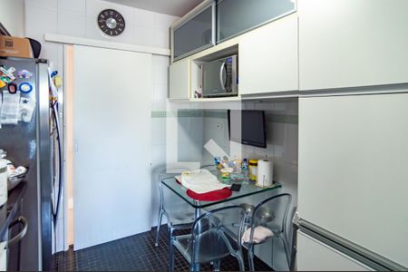 Apartamento à venda com 96m², 2 quartos e 2 vagasCozinha