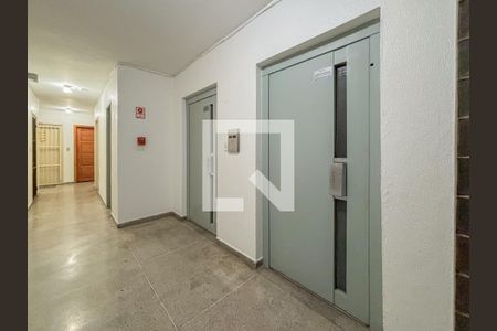 Apartamento à venda com 60m², 2 quartos e 1 vaga Apartamento à venda com 60m², 2 quartos e 1 vagaElevadores