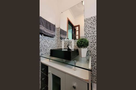 Casa à venda com 244m², 3 quartos e 5 vagasBanheiro 2