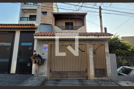 Casa à venda com 244m², 3 quartos e 5 vagasFachada