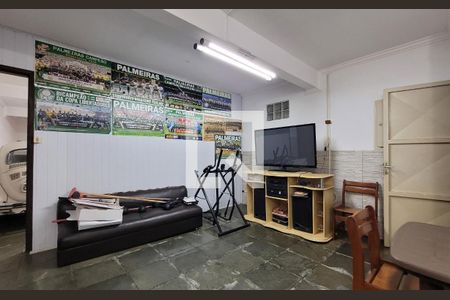 Casa à venda com 244m², 3 quartos e 5 vagasCozinha 2