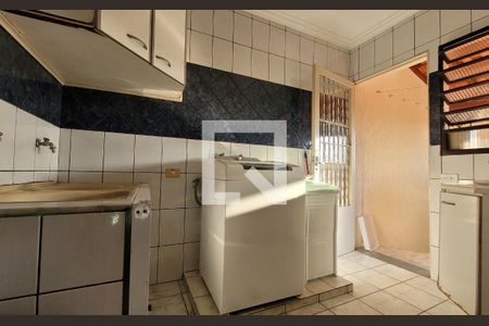 Casa à venda com 244m², 3 quartos e 5 vagasLavanderia