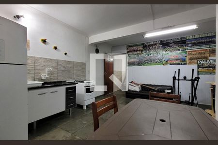 Casa à venda com 244m², 3 quartos e 5 vagasCozinha 2