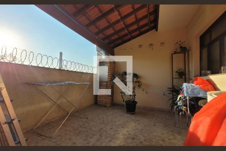 Casa à venda com 244m², 3 quartos e 5 vagasArea externa