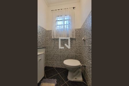 Casa à venda com 244m², 3 quartos e 5 vagasBanheiro 2