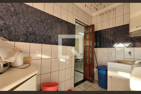 Casa à venda com 244m², 3 quartos e 5 vagasLavanderia