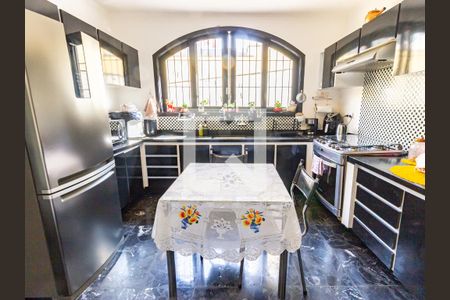 Casa à venda com 280m², 4 quartos e 2 vagasCozinha