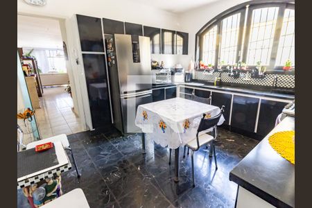 Casa à venda com 280m², 4 quartos e 2 vagasCozinha
