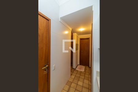 Apartamento para alugar com 370m², 6 quartos e 3 vagas Apartamento para alugar com 370m², 6 quartos e 3 vagasÁrea de Serviço - Quartos e Banheiro