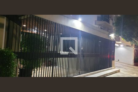 Apartamento para alugar com 370m², 6 quartos e 3 vagas Apartamento para alugar com 370m², 6 quartos e 3 vagasFachada