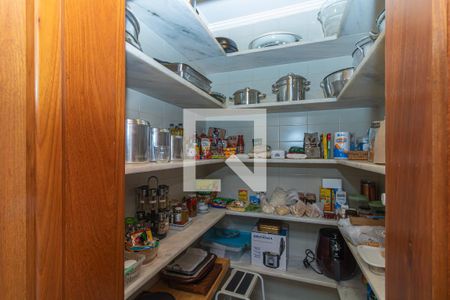 Apartamento para alugar com 370m², 6 quartos e 3 vagas Apartamento para alugar com 370m², 6 quartos e 3 vagasDispensa