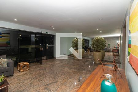 Apartamento para alugar com 370m², 6 quartos e 3 vagas Apartamento para alugar com 370m², 6 quartos e 3 vagasHall de Entrada