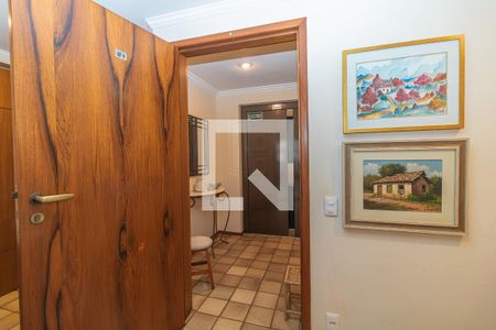 Apartamento para alugar com 370m², 6 quartos e 3 vagas Apartamento para alugar com 370m², 6 quartos e 3 vagasHall de entrada