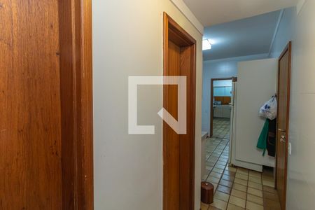 Apartamento para alugar com 370m², 6 quartos e 3 vagas Apartamento para alugar com 370m², 6 quartos e 3 vagasÁrea de Serviço - Quartos e Banheiro
