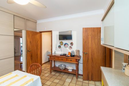 Apartamento para alugar com 370m², 6 quartos e 3 vagas Apartamento para alugar com 370m², 6 quartos e 3 vagasCopa