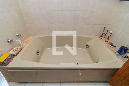 Apartamento para alugar com 370m², 6 quartos e 3 vagas Apartamento para alugar com 370m², 6 quartos e 3 vagasSuíte Principal - Banheiro