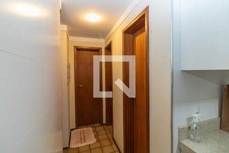 Apartamento para alugar com 370m², 6 quartos e 3 vagas Apartamento para alugar com 370m², 6 quartos e 3 vagasÁrea de Serviço - Quartos e Banheiro