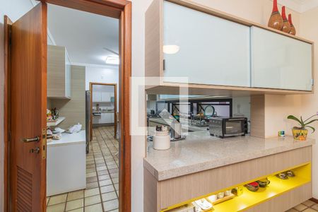 Apartamento para alugar com 370m², 6 quartos e 3 vagas Apartamento para alugar com 370m², 6 quartos e 3 vagasCopa - Armário