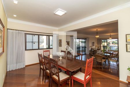 Apartamento para alugar com 370m², 6 quartos e 3 vagas Apartamento para alugar com 370m², 6 quartos e 3 vagasSala de Jantar