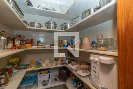 Apartamento para alugar com 370m², 6 quartos e 3 vagas Apartamento para alugar com 370m², 6 quartos e 3 vagasDispensa