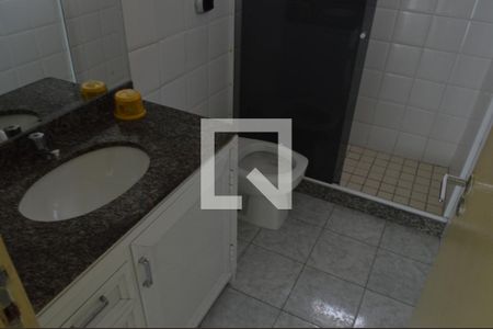 Casa de condomínio para alugar com 160m², 3 quartos e 2 vagas Casa de condomínio para alugar com 160m², 3 quartos e 2 vagasBanheiro da Suíte
