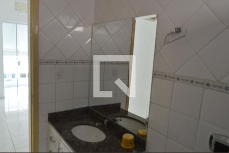 Casa de condomínio para alugar com 160m², 3 quartos e 2 vagas Casa de condomínio para alugar com 160m², 3 quartos e 2 vagasBanheiro da Suíte