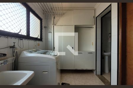Apartamento à venda com 120m², 3 quartos e 3 vagasLavanderia