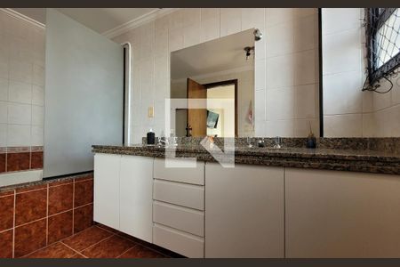 Apartamento à venda com 120m², 3 quartos e 3 vagasBanheiro da suíte