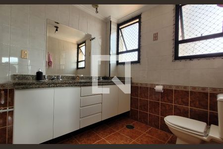 Apartamento à venda com 120m², 3 quartos e 3 vagasBanheiro da suíte