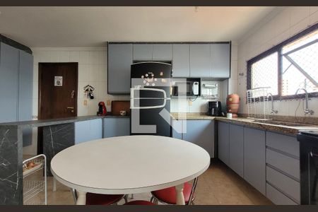 Apartamento à venda com 120m², 3 quartos e 3 vagasCozinha