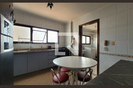 Apartamento à venda com 120m², 3 quartos e 3 vagasCozinha