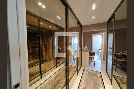 Apartamento à venda com 197m², 3 quartos e 3 vagas Apartamento à venda com 197m², 3 quartos e 3 vagasSuíte 1